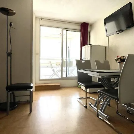 Apartment 2 Pieces Avec Parking, Wifi, Et Climatisation - Fr-1-748-14 *