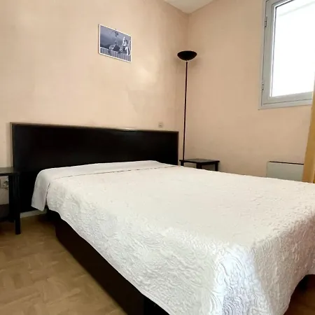 Apartment 2 Pieces Avec Parking, Wifi, Et Climatisation - Fr-1-748-14 *