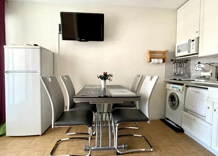 2 Pieces Avec Parking, Wifi, Et Climatisation - Fr-1-748-14 *